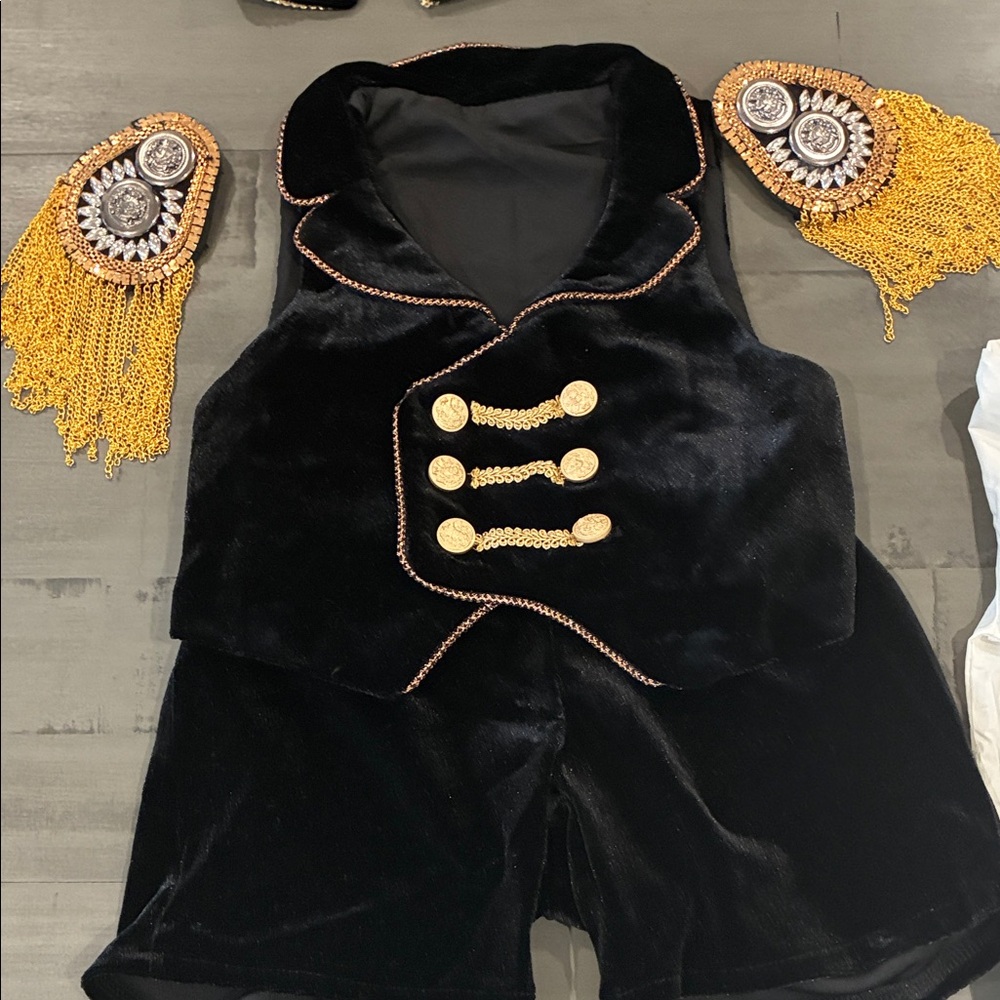 Baby King or Prince Costume Set for Halloween or Photoshoot - Picture 2 of 8